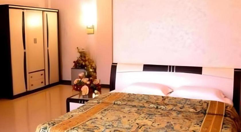 סוראבאיה V3 Hotel מראה חיצוני תמונה